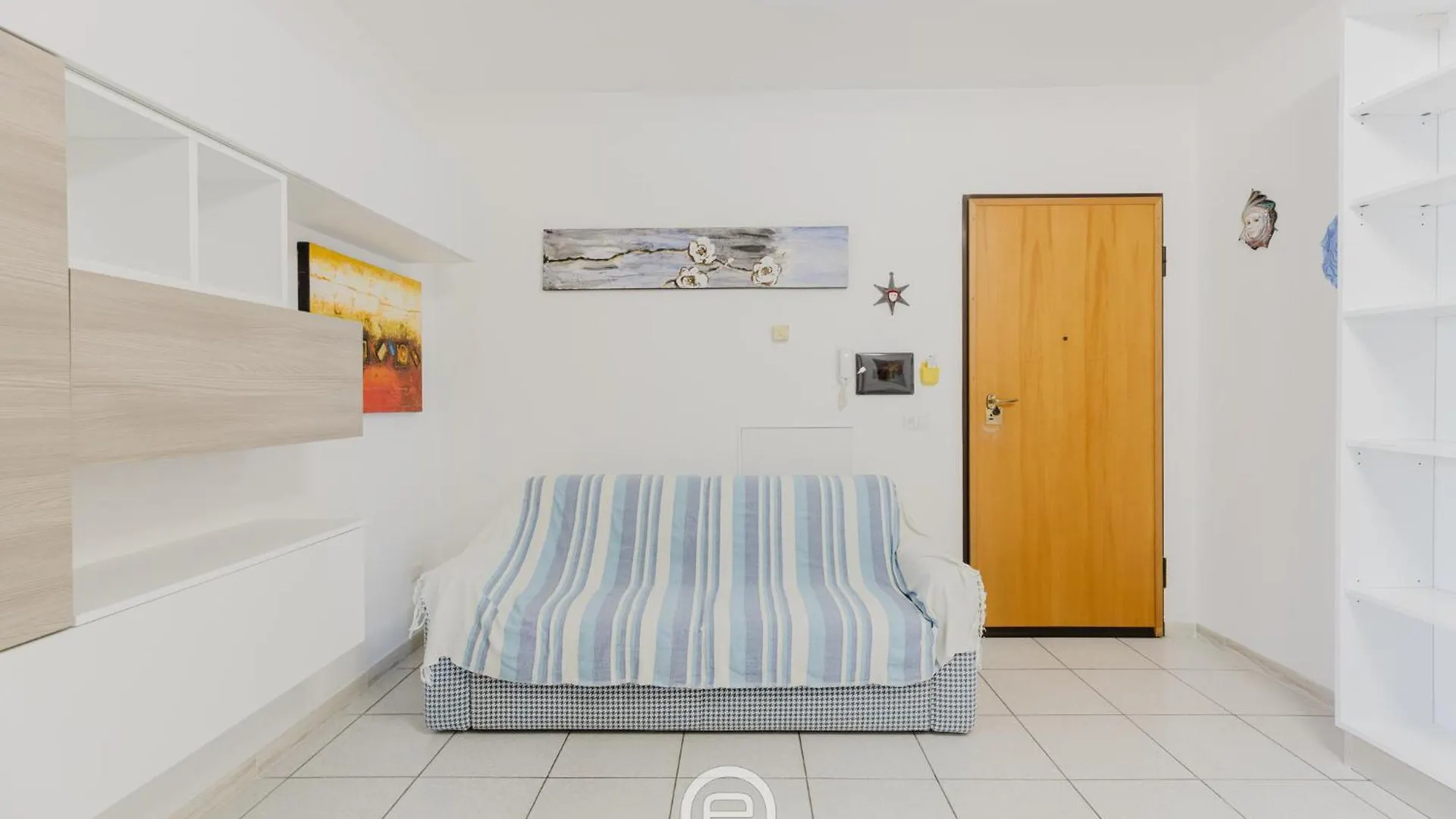 Carducci Apartment Οριστάνο 0*,